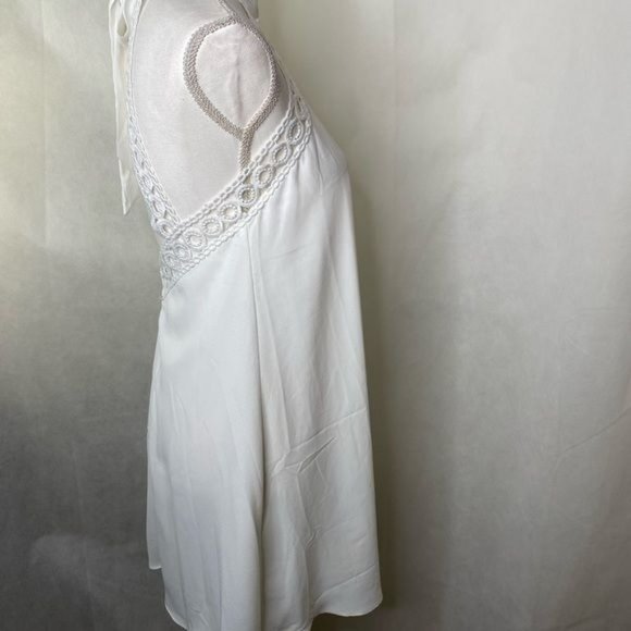 Lulu’s ladies high neck sleeveless backless mini dress white new with tags small - Picture 7 of 10